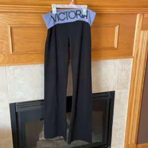 Victoria’s Secret yoga pants size large